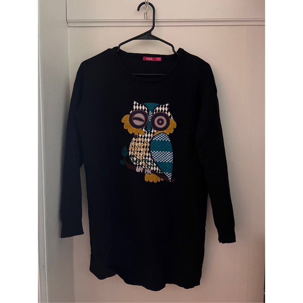 Knit sweater. Bottom length